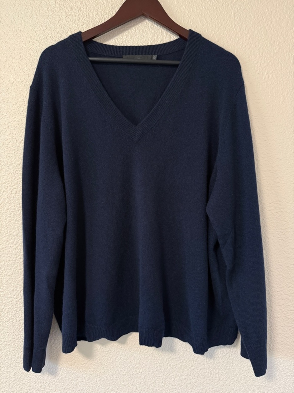 NWOT Jenni Kayne Flynn Cashmere V-Neck Sweater Navy 2X Quiet Luxury Minimalist - Picture 2 of 5